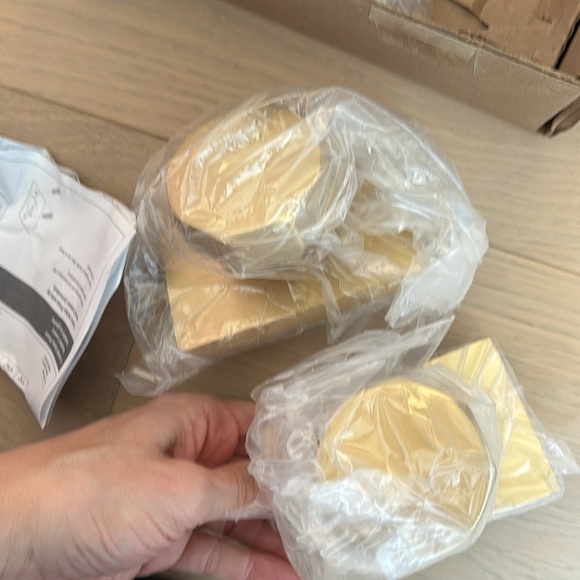 Emtek Assa Abloy - Modern Privacy - Rectangular Octagon Knob US4 - Satin Brass - Picture 5 of 9